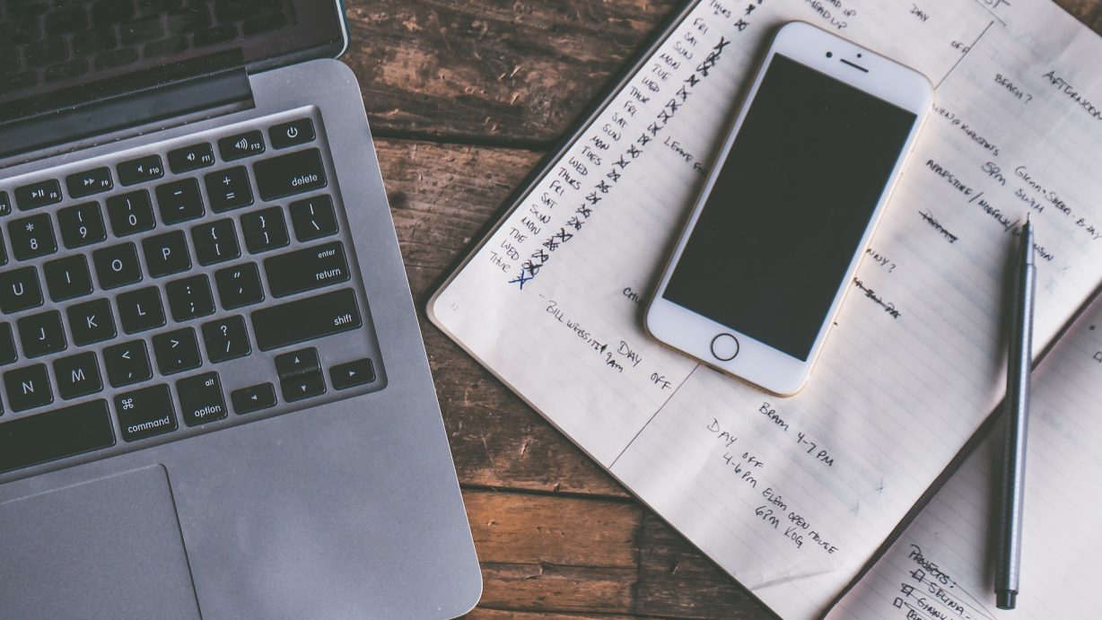 background-2846206_1920